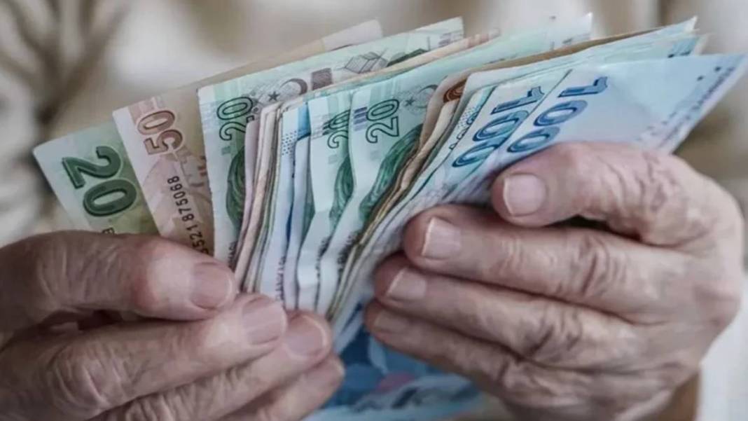 SSK ve BAĞ-KUR emeklisine çifte müjde! Hesaplarındaki parayı görünce çılgınlar gibi sevinecekler 3